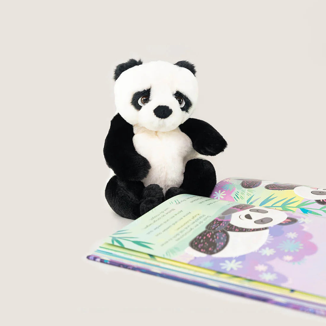 Entspannt wie ein Panda & Stofftier „Panda”
